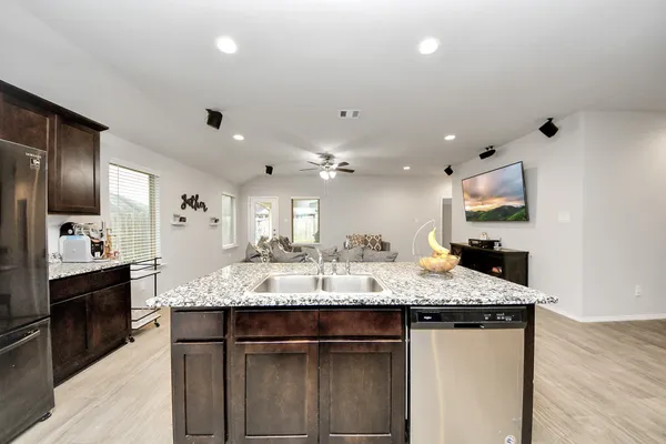 $300,000 | 6806 Amber Clf Lane, Richmond, TX 77469