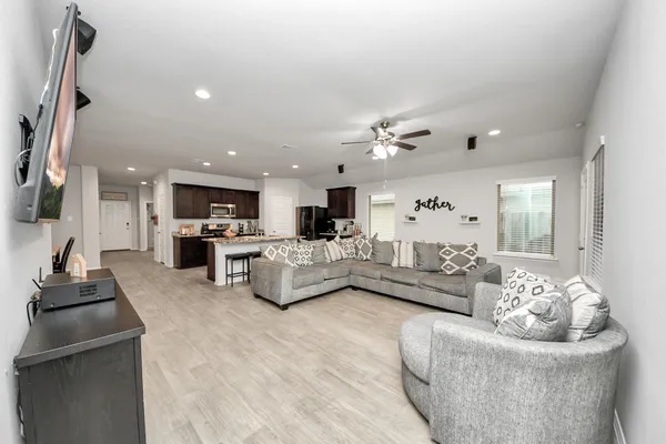 $300,000 | 6806 Amber Clf Lane, Richmond, TX 77469