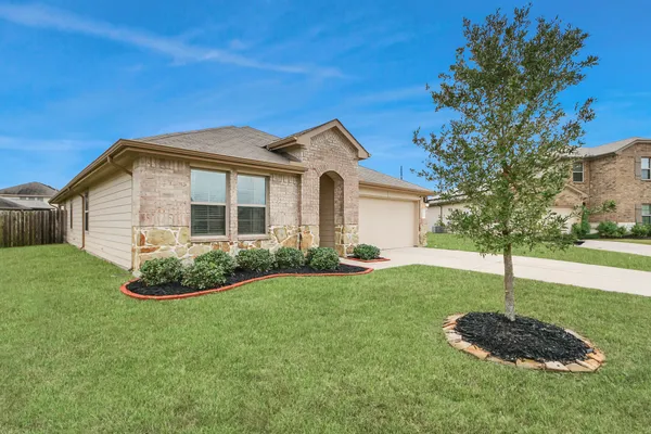 $300,000 | 6806 Amber Clf Lane, Richmond, TX 77469
