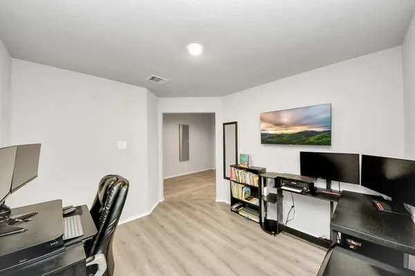 $300,000 | 6806 Amber Clf Lane, Richmond, TX 77469