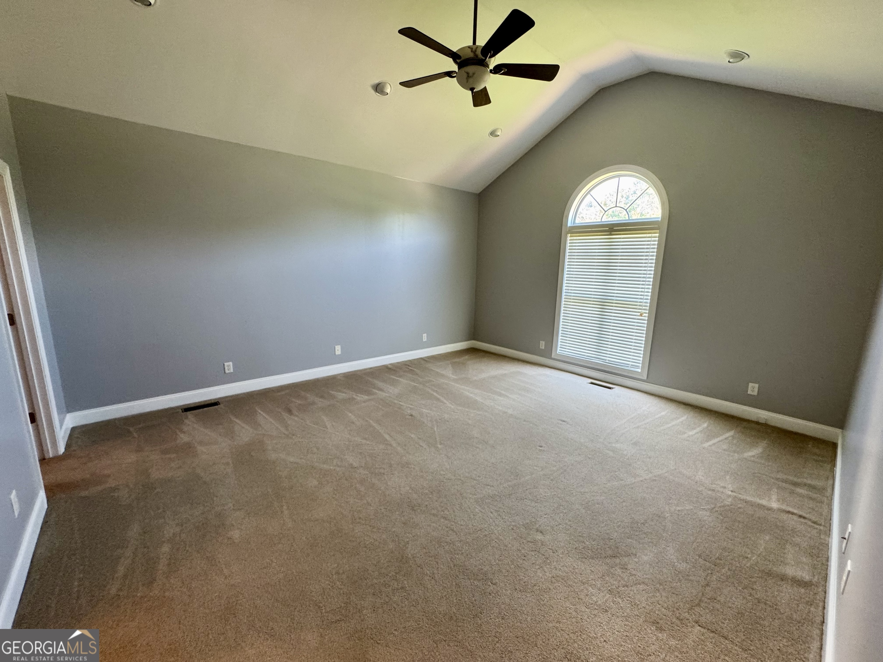 550 Masters Circle Dublin, GA 31021 - Photo 22 of 35 Guest Bedroom with Full Bath