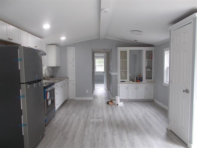 77 Royal Crst Park Rochester, NH 03867 - Photo 5 of 12