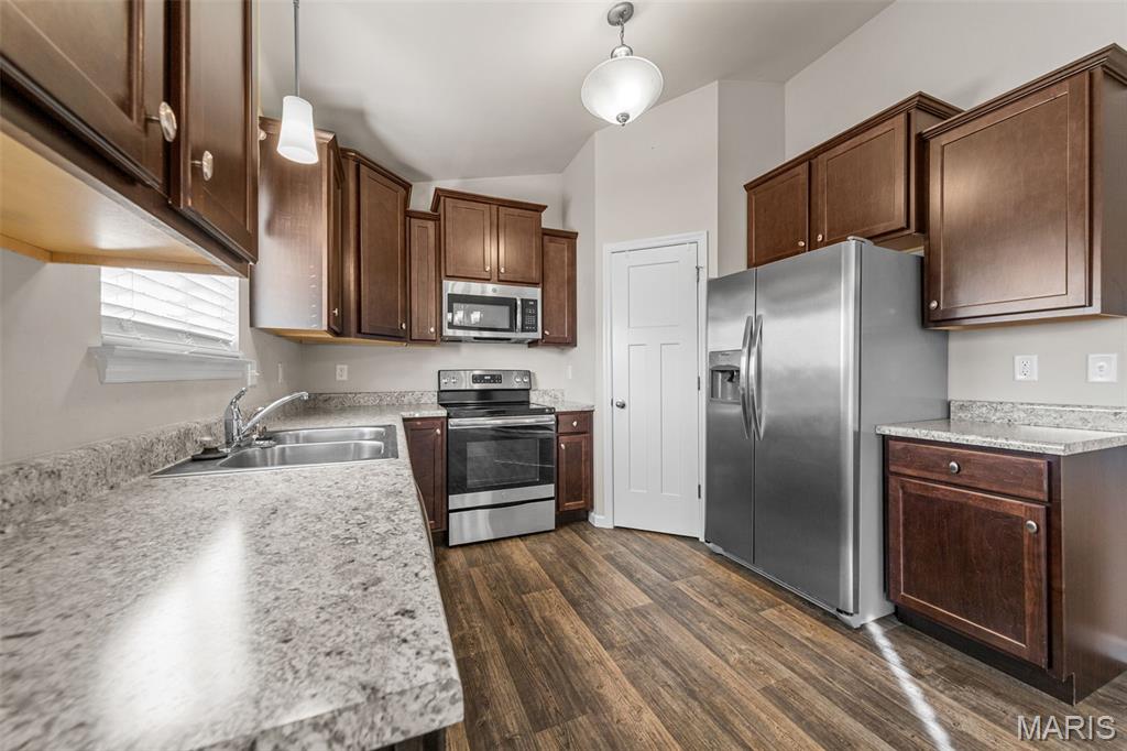 325 Spring Valley Drive Winfield, MO 63389 - Photo 9 of 21