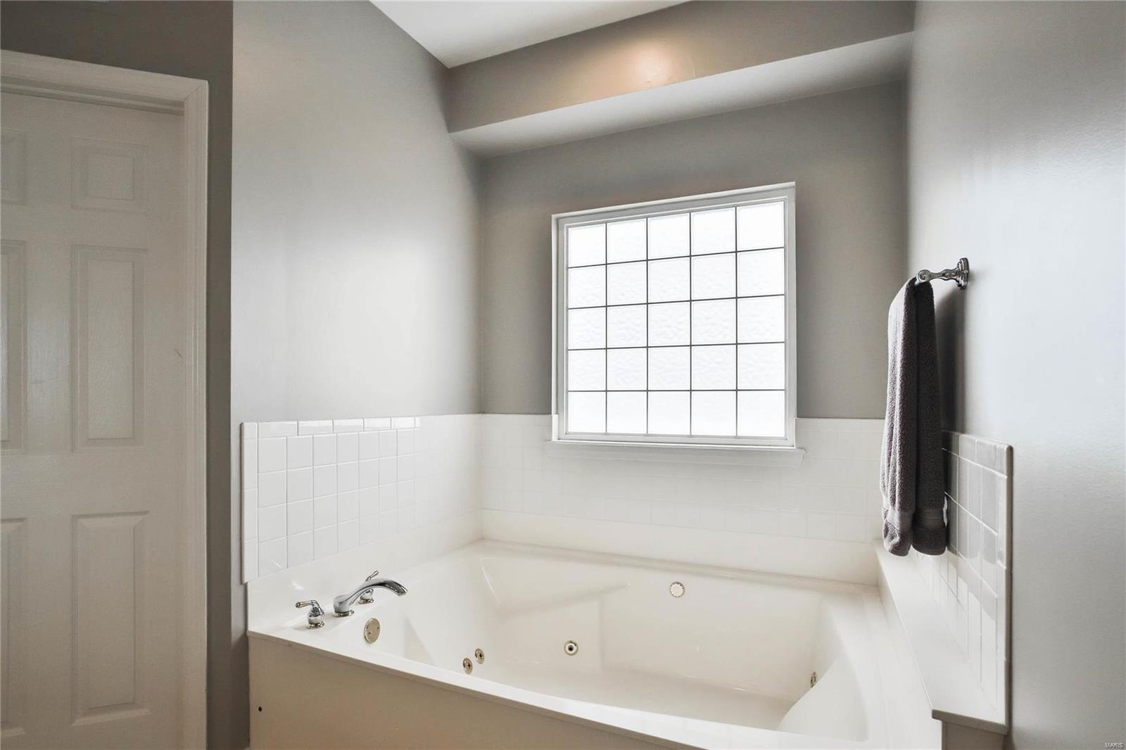 137 Roehampton Lane Weldon Spring, MO 63304 - Photo 52 of 94 Gallery Image 52