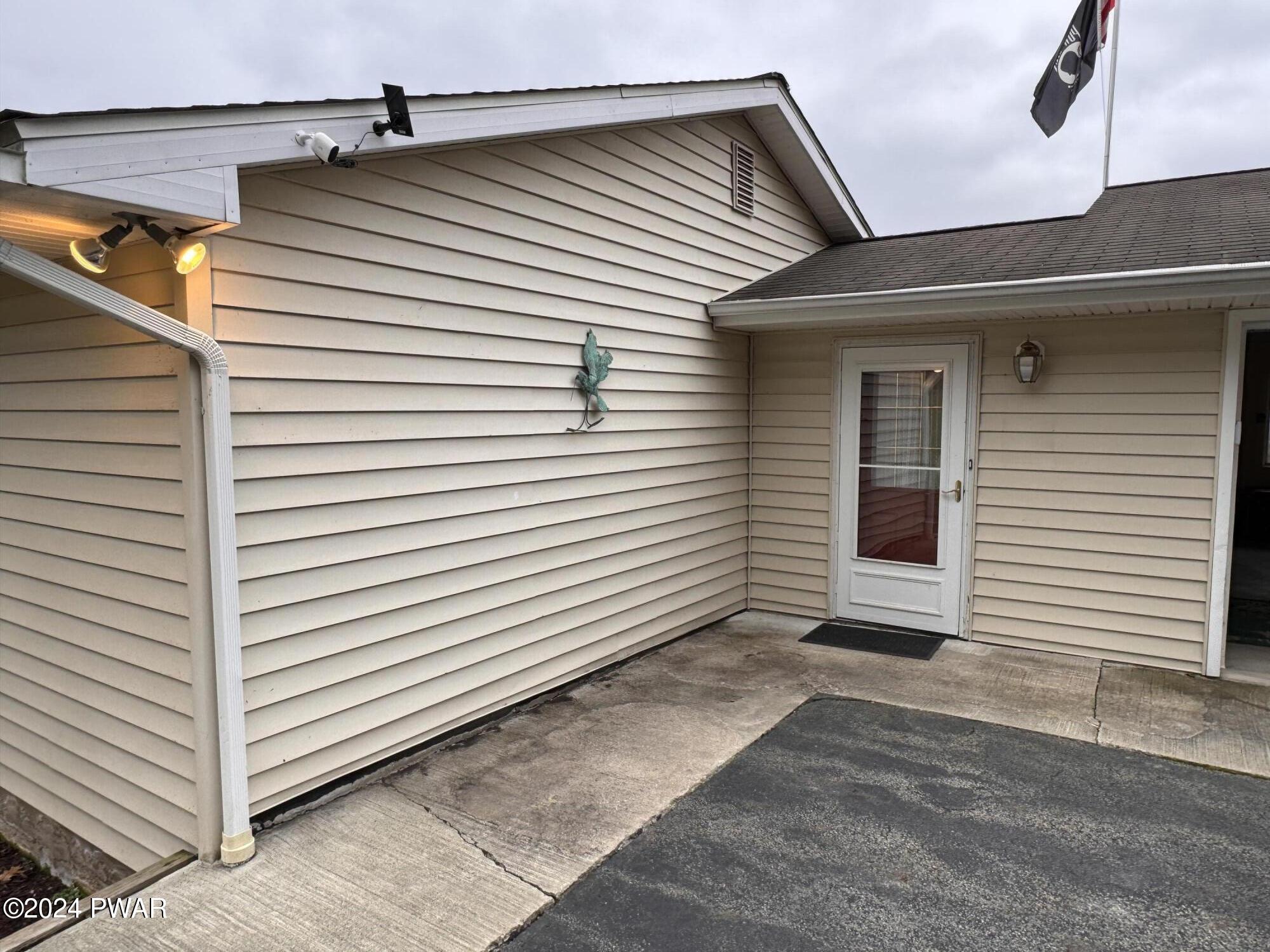 194 North Smith Road, Unit B Waymart, PA 18472 - Photo 2 of 19
