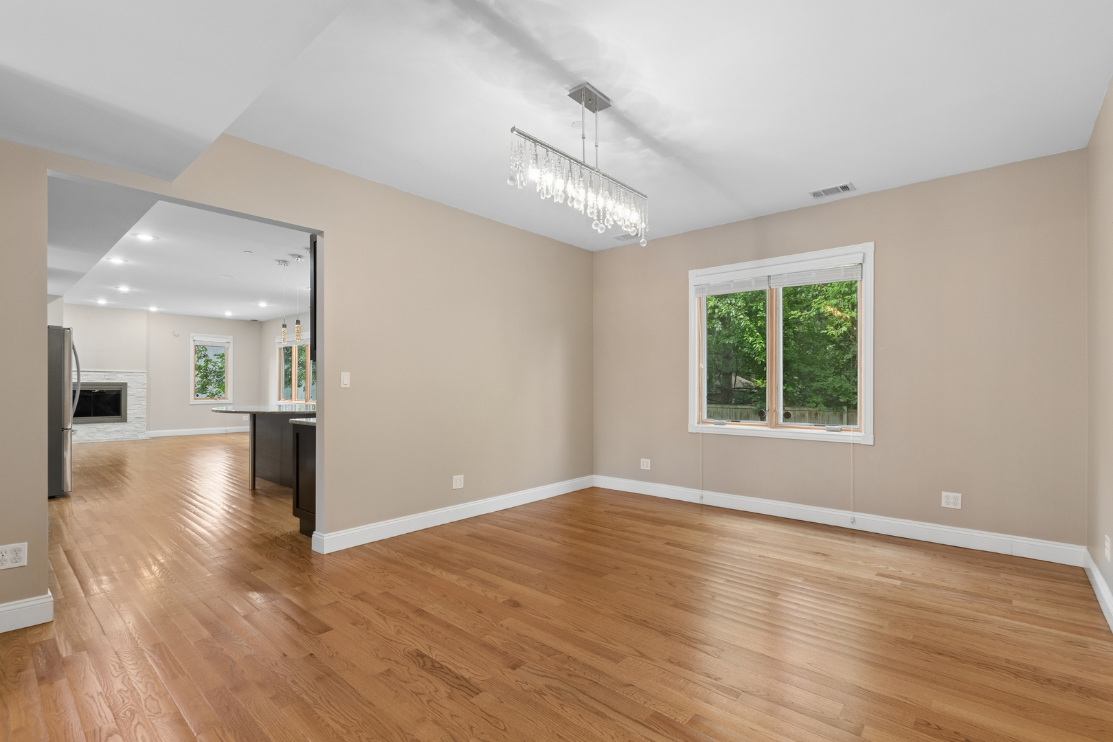 262 9th Street Wheeling, IL 60090 - Photo 6 of 27