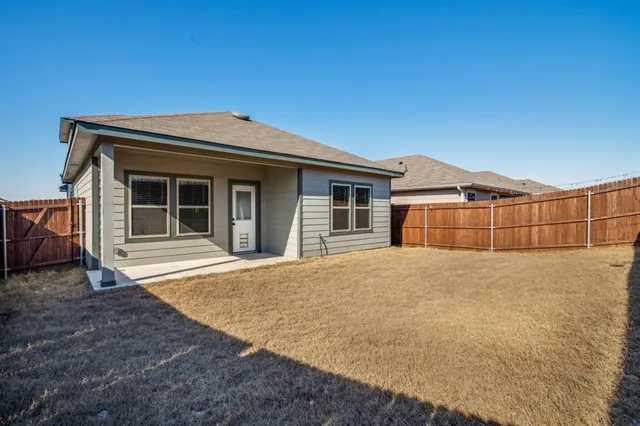 $2,150 | 319 Vitex Drive, Royse City, TX 75189