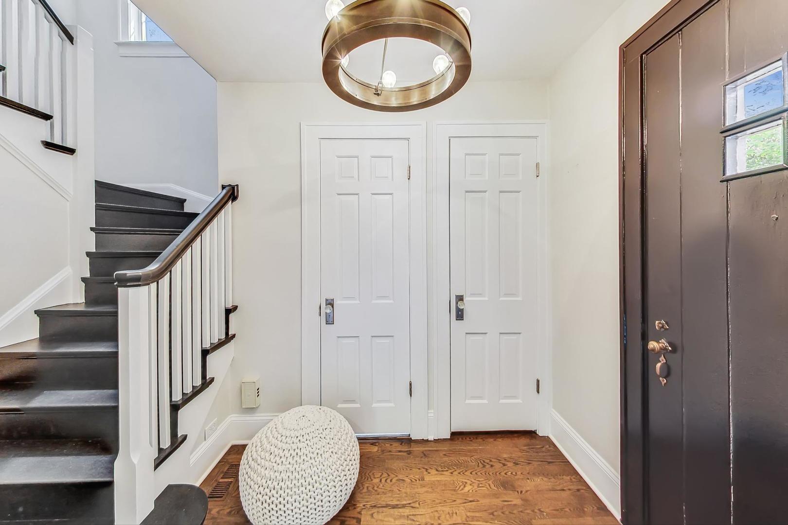12 Timber Lane Northbrook, IL 60062 - Photo 12 of 28 a view of an entryway with wooden floor