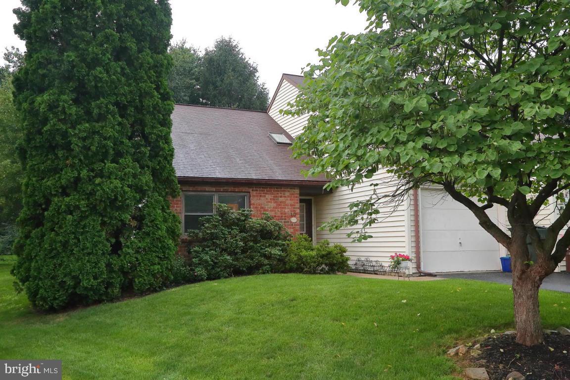10 Branstock Court Lititz, PA 17543 - Photo 1 of 17