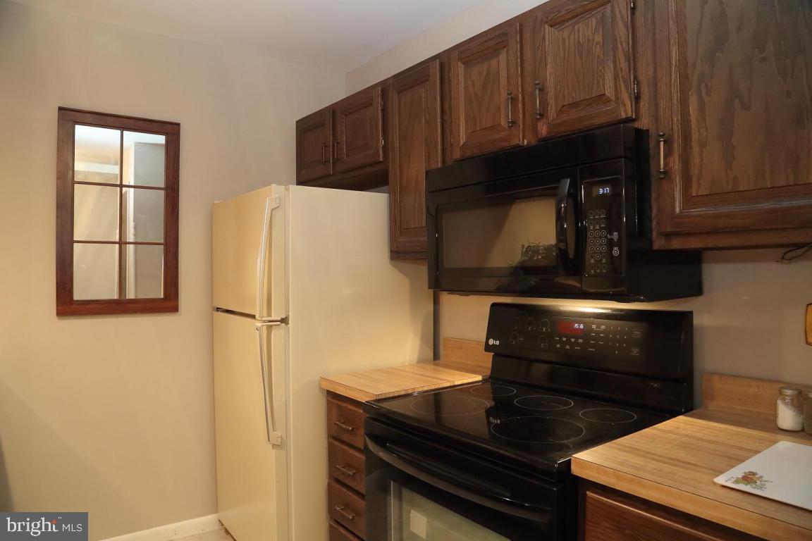 10 Branstock Court Lititz, PA 17543 - Photo 3 of 17
