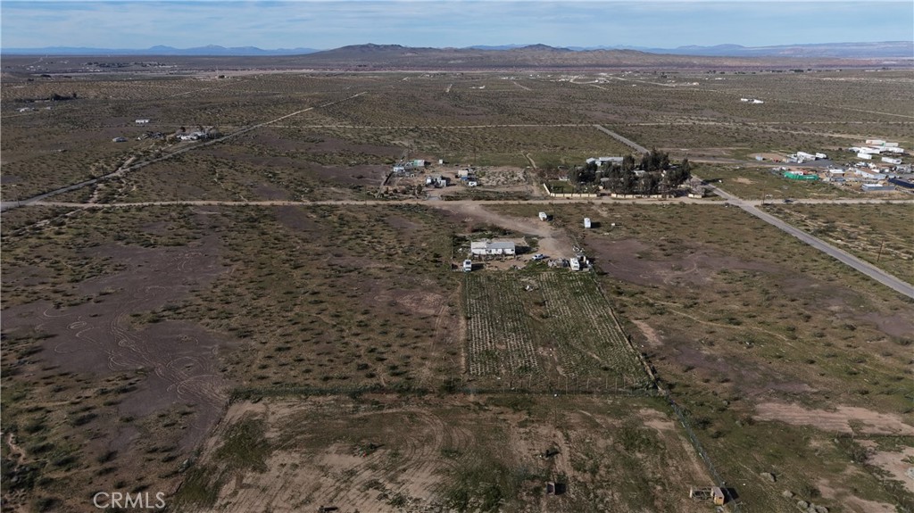 19033 Wagonwheel Road Helendale, CA 92342 - Photo 5 of 26