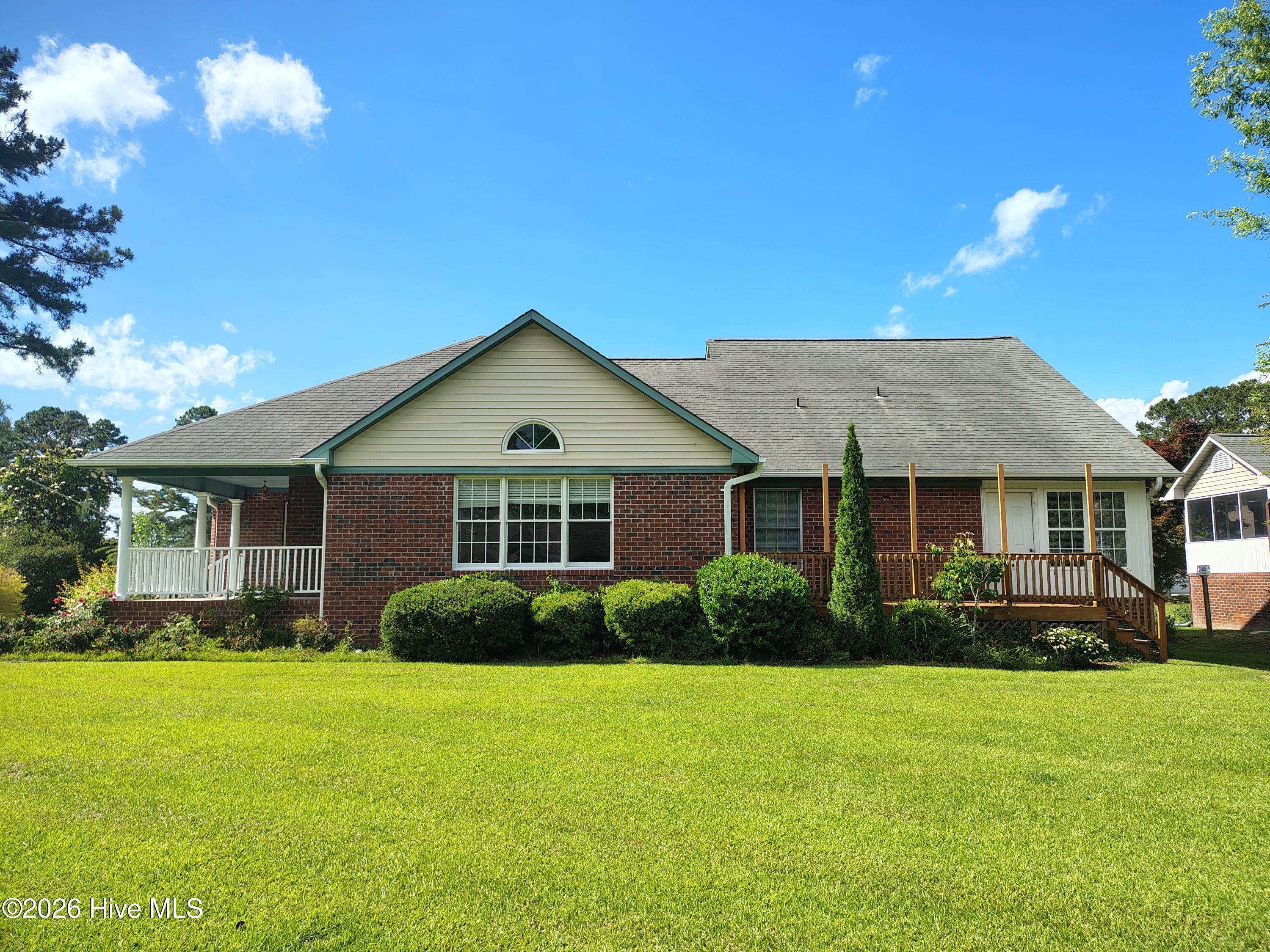 104 Boleyn Loop New Bern, NC 28562 - Photo 3 of 21 Street Side