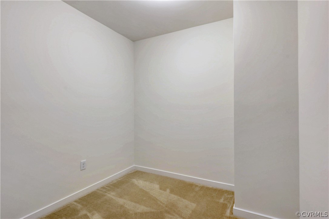 4208 Lind Lane Midlothian, VA 23112 - Photo 22 of 34 a small space with a window