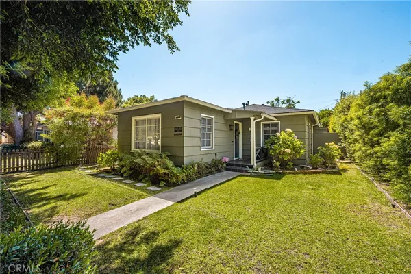 $1,100,000 | 3461 Gardenia Avenue, Long Beach, CA 90807