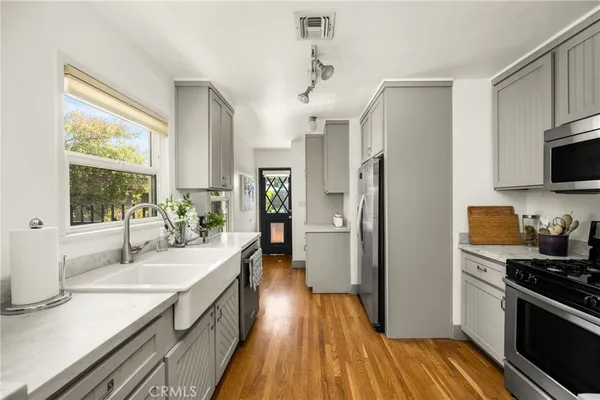 $1,100,000 | 3461 Gardenia Avenue, Long Beach, CA 90807