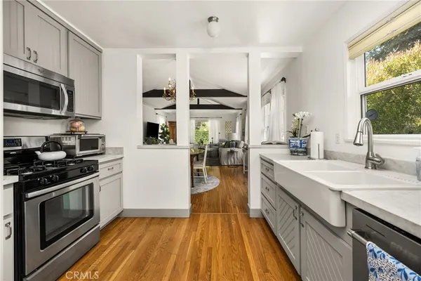 $1,100,000 | 3461 Gardenia Avenue, Long Beach, CA 90807