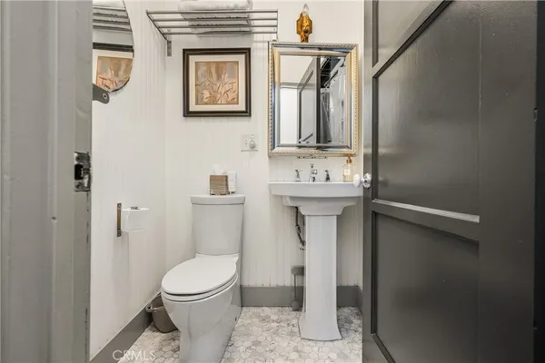 $1,100,000 | 3461 Gardenia Avenue, Long Beach, CA 90807