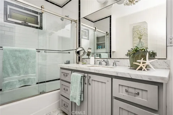 $1,100,000 | 3461 Gardenia Avenue, Long Beach, CA 90807