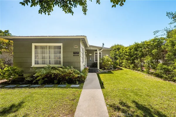 $1,100,000 | 3461 Gardenia Avenue, Long Beach, CA 90807