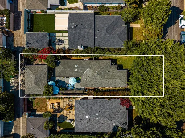 $1,100,000 | 3461 Gardenia Avenue, Long Beach, CA 90807