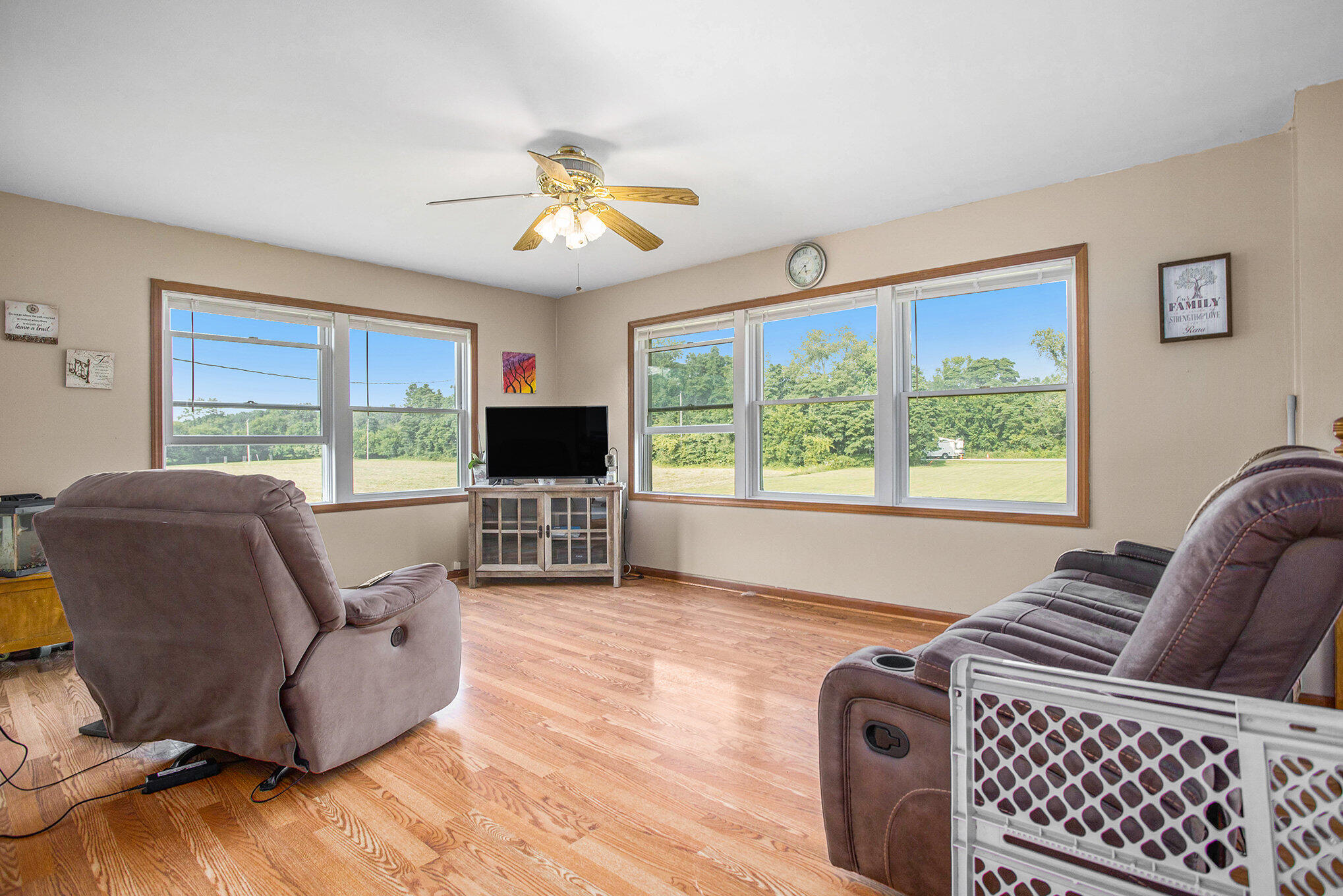 832 Clarendon Road Quincy, MI 49082 - Photo 3 of 29 1000052843
