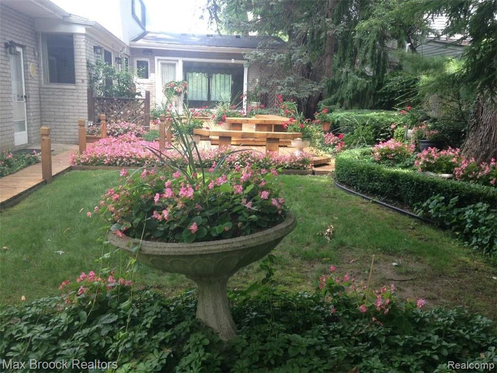 295 Cloverly Road Grosse Pointe Farms, MI 48236 - Photo 7 of 40