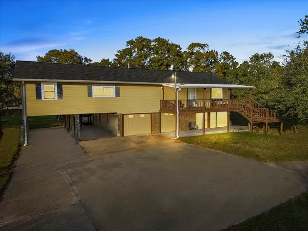 $479,000 | 603 Shady Glen Drive, Anahuac, TX 77514