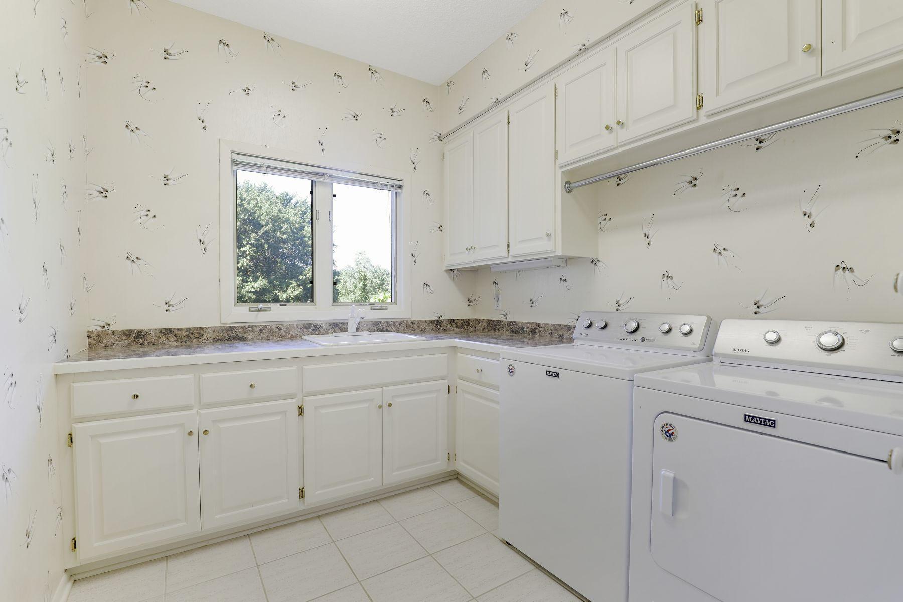 10284 Antlers Ridge Eden Prairie, MN 55347 - Photo 29 of 47 Gallery Image 29