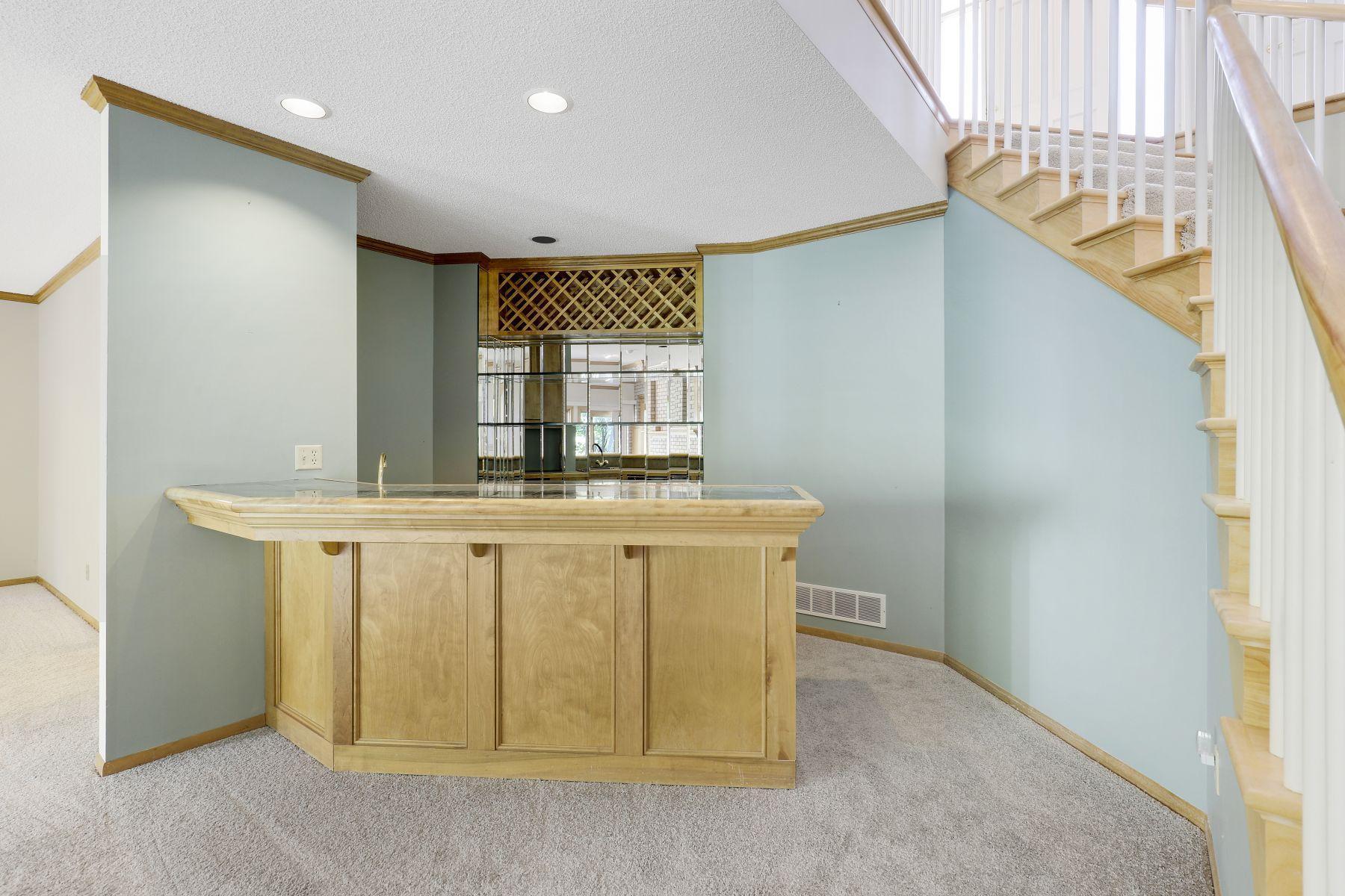 10284 Antlers Ridge Eden Prairie, MN 55347 - Photo 34 of 47 Gallery Image 34