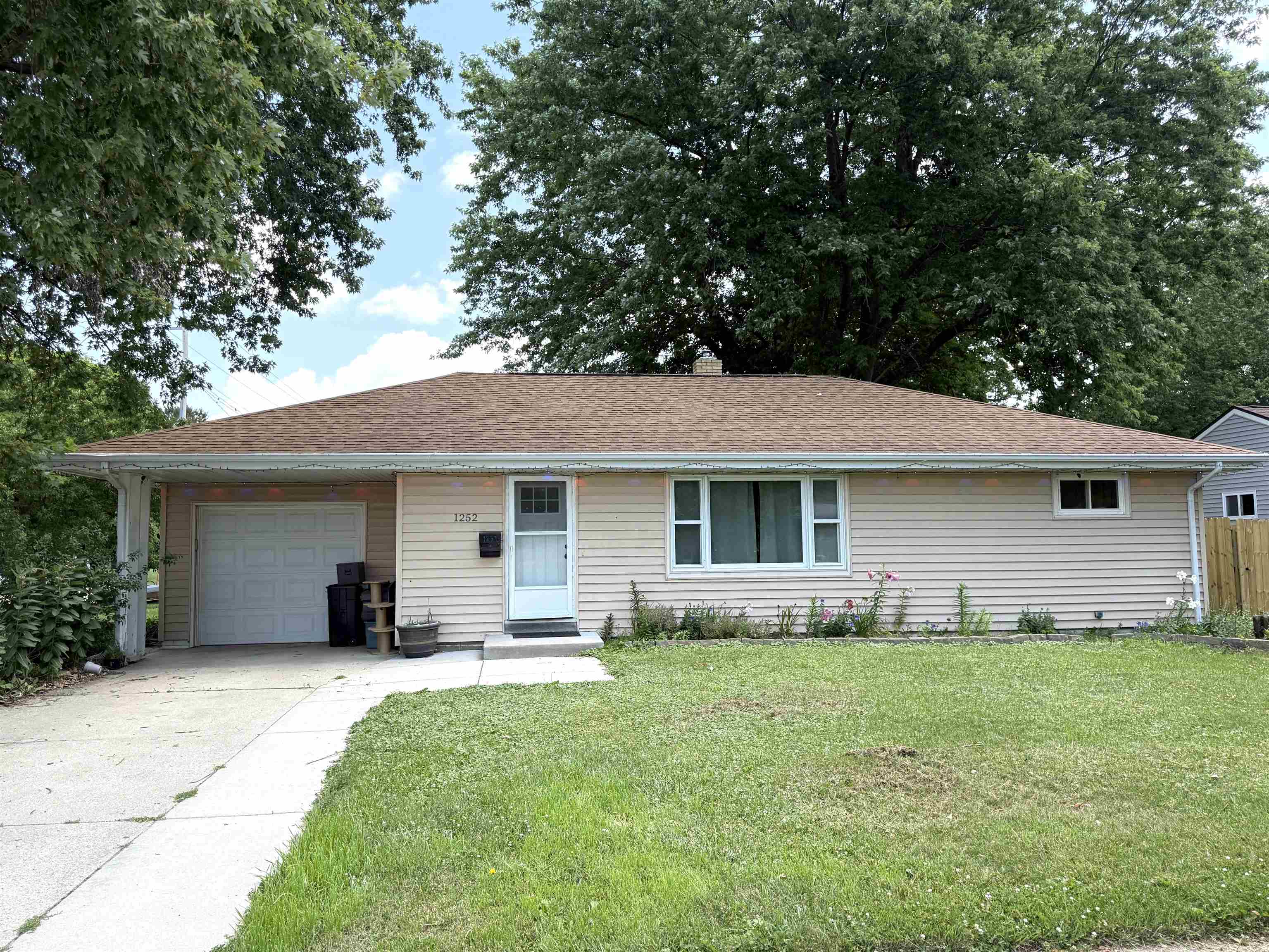 1252 North Martin Road Janesville, WI 53545 - Photo 1 of 21