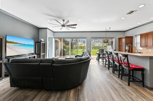 $675,000 | 1766 Annandale Circle, Royal Palm Beach, FL 33411