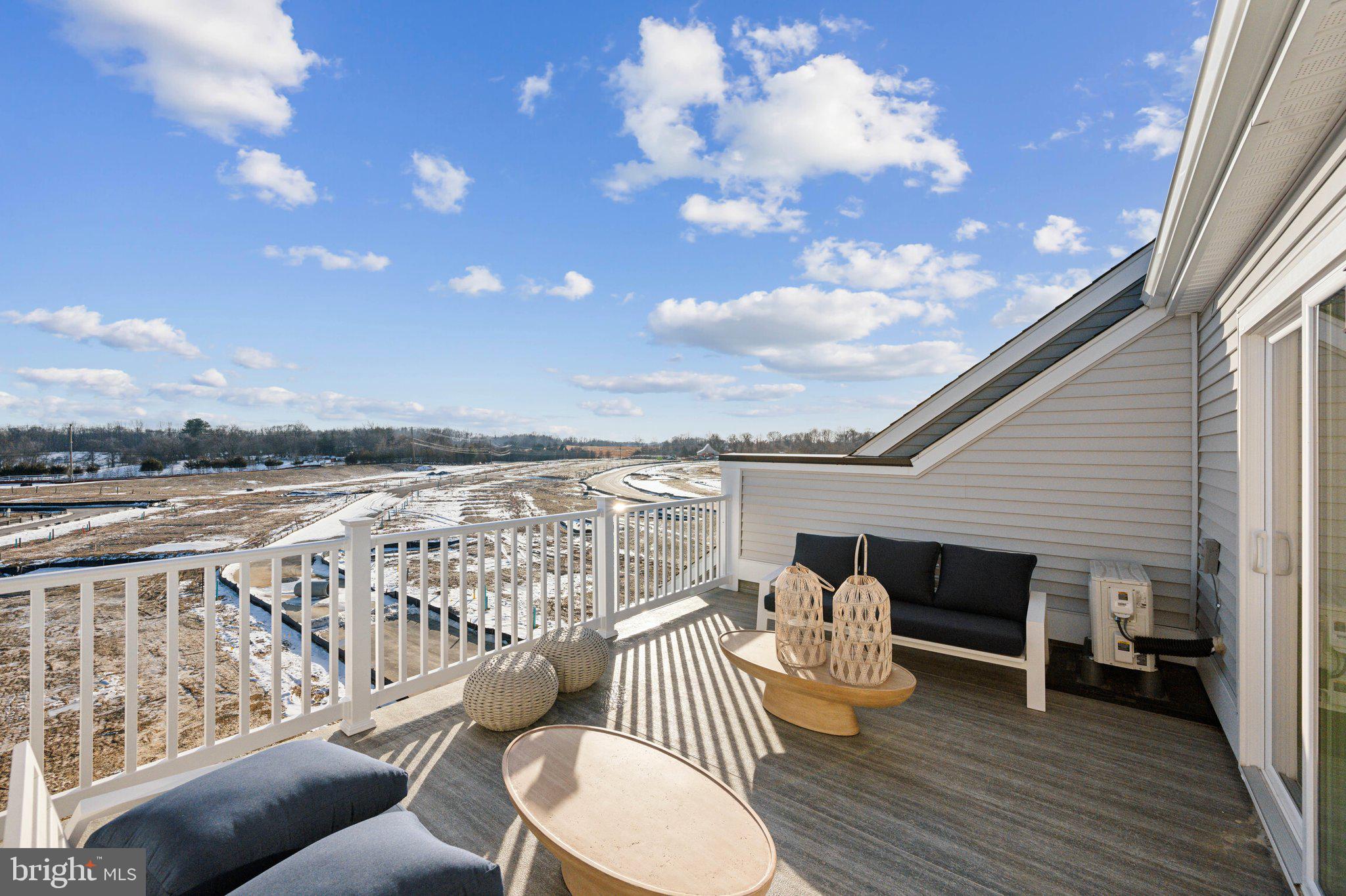 10977 Pinnacle Green Road Upper Marlboro, MD 20774 - Photo 19 of 30 a balcony with view of city
