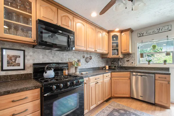 $380,000 | 57080 Red Arrow Highway, Lawrence, MI 49064