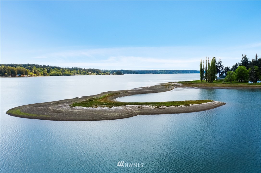 7490 East Grapeview Loop Road Allyn, WA 98524 - Photo 2 of 36 Gallery Image 2