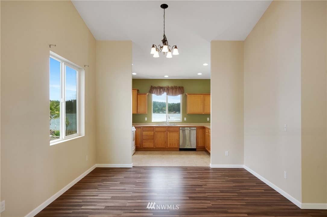 7490 East Grapeview Loop Road Allyn, WA 98524 - Photo 13 of 36 Gallery Image 13