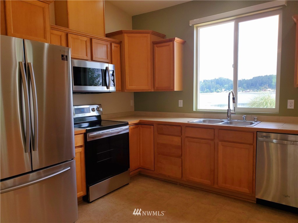 7490 East Grapeview Loop Road Allyn, WA 98524 - Photo 16 of 36 Gallery Image 16