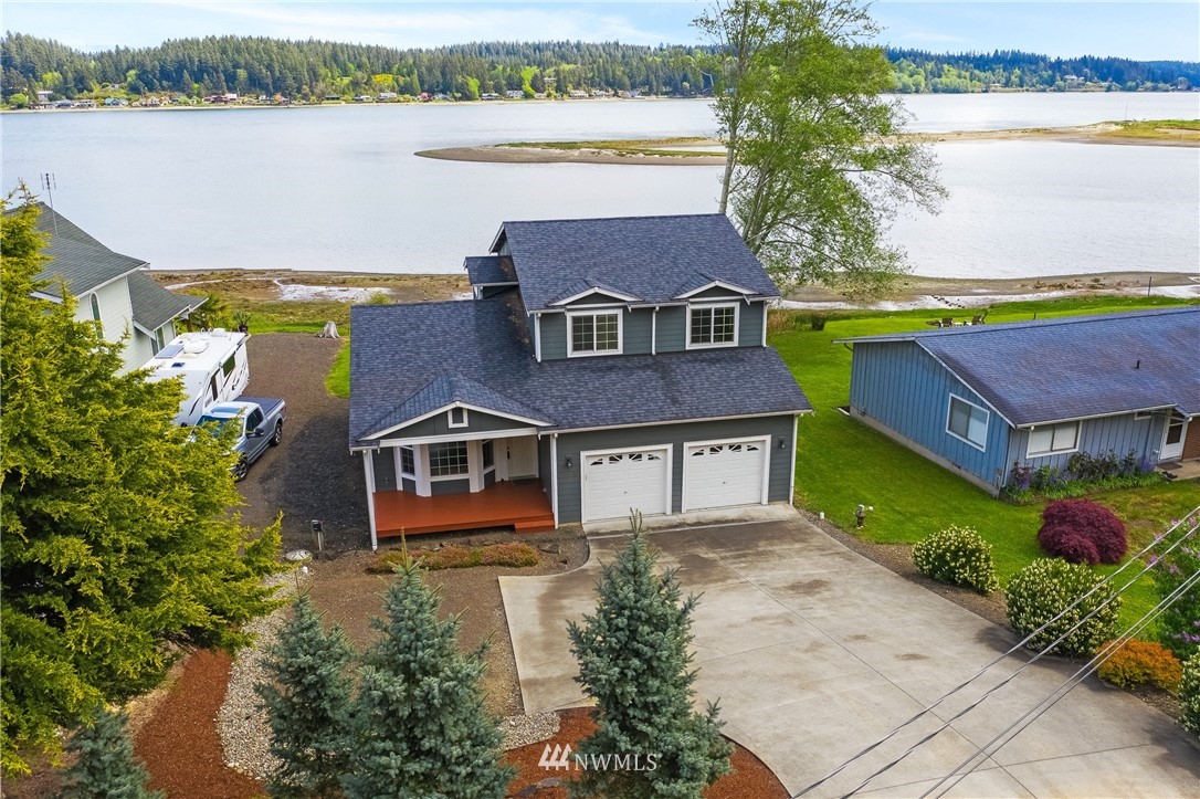 7490 East Grapeview Loop Road Allyn, WA 98524 - Photo 3 of 36 Gallery Image 3