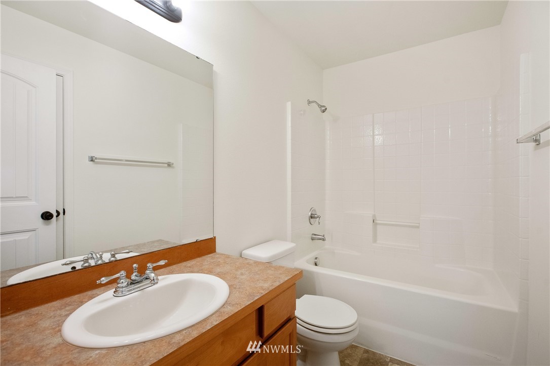 7490 East Grapeview Loop Road Allyn, WA 98524 - Photo 31 of 36 Gallery Image 31