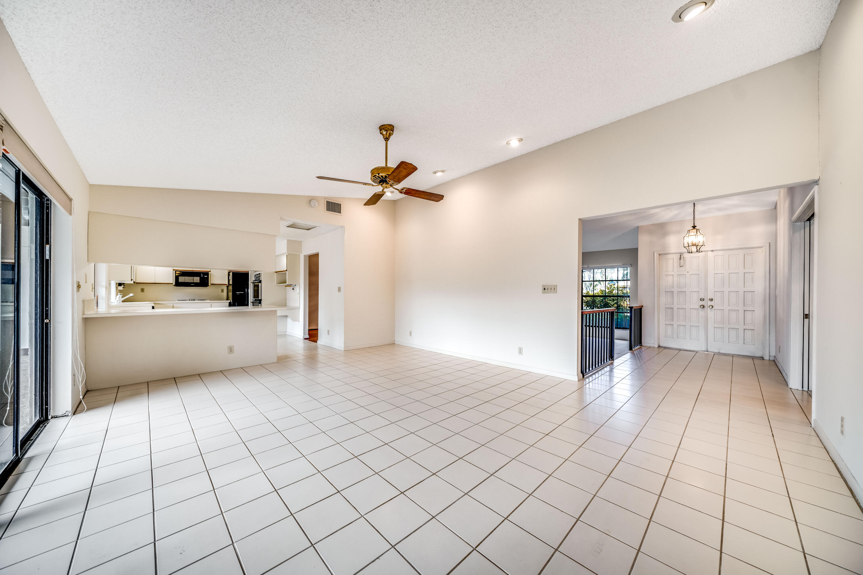 21364 Raindance Lane Boca Raton, FL 33428 - Photo 6 of 34 JOY00455
