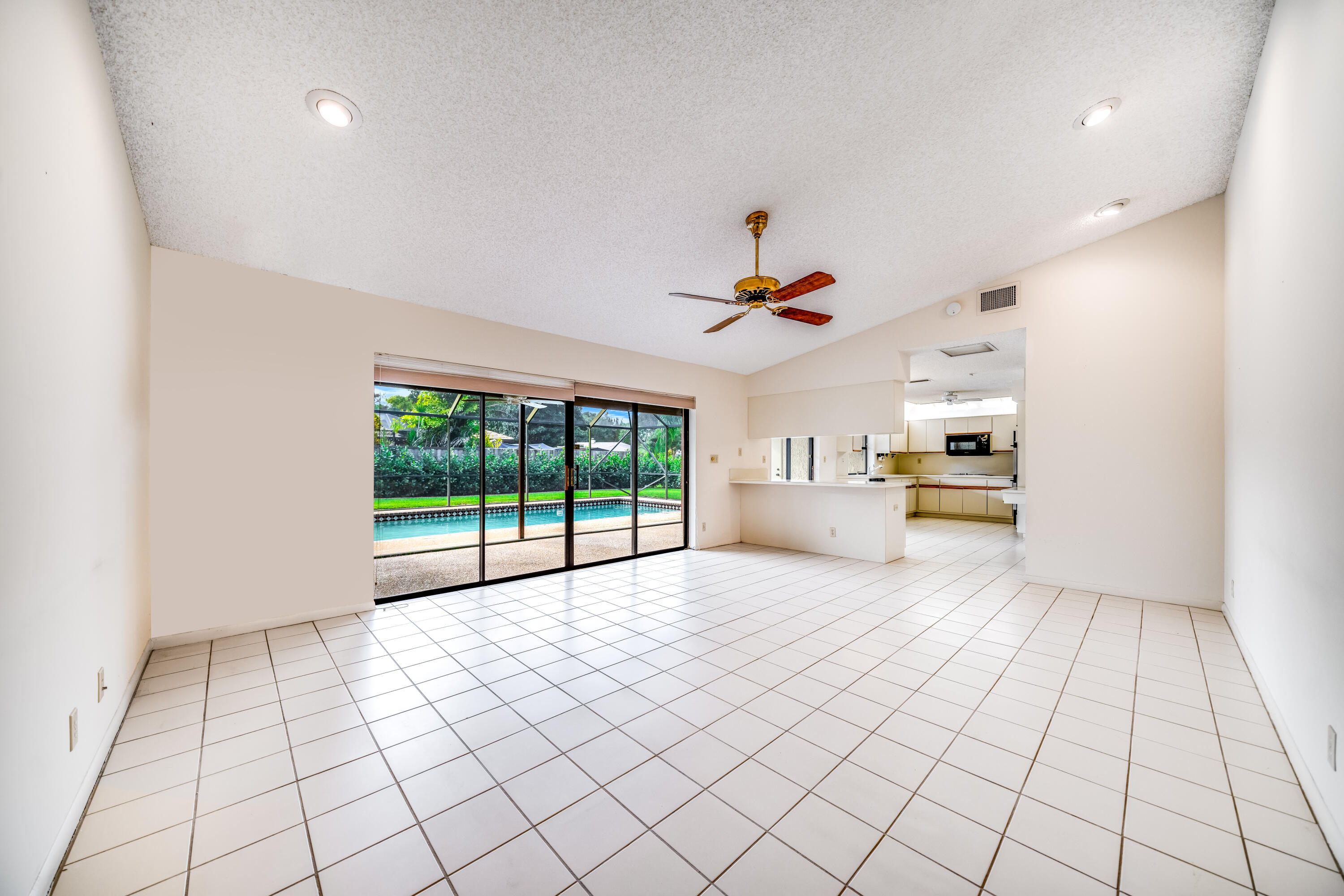 21364 Raindance Lane Boca Raton, FL 33428 - Photo 7 of 34 JOY00452