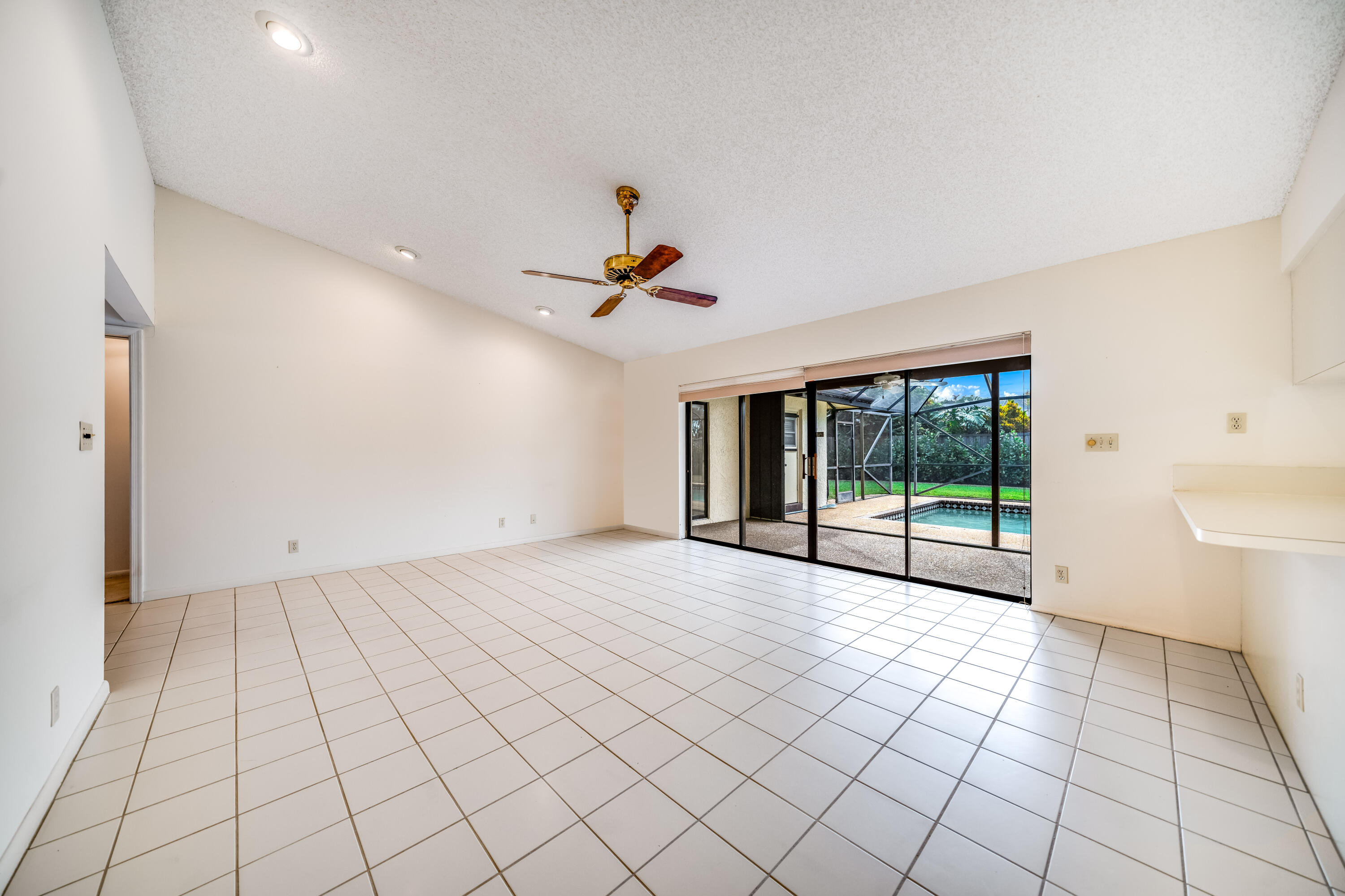 21364 Raindance Lane Boca Raton, FL 33428 - Photo 8 of 34 JOY00449