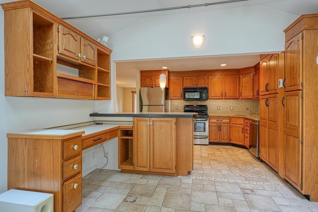 60 Jarman Road Sudbury, MA 01776 - Photo 7 of 35 Gallery Image 7