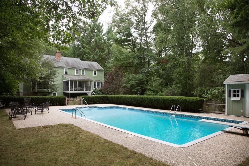 33 Stony Brook Road Weston, MA 02493 - Photo 8 of 11 Gallery Image 8