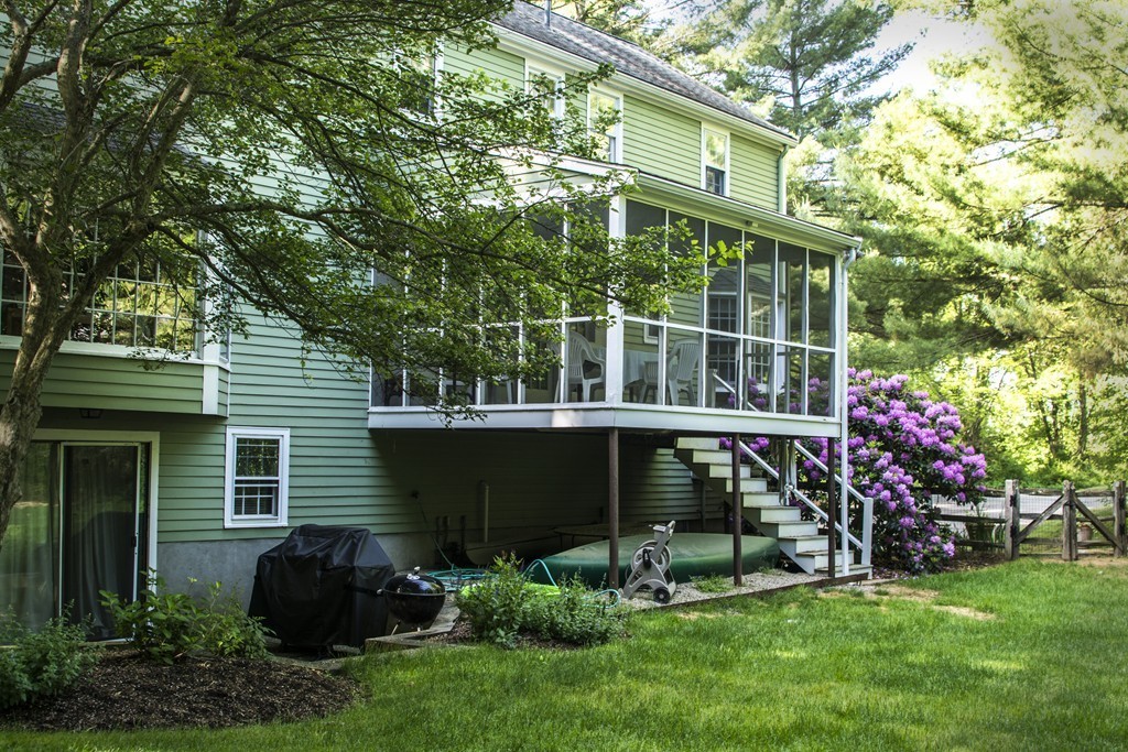33 Stony Brook Road Weston, MA 02493 - Photo 10 of 11 Gallery Image 10