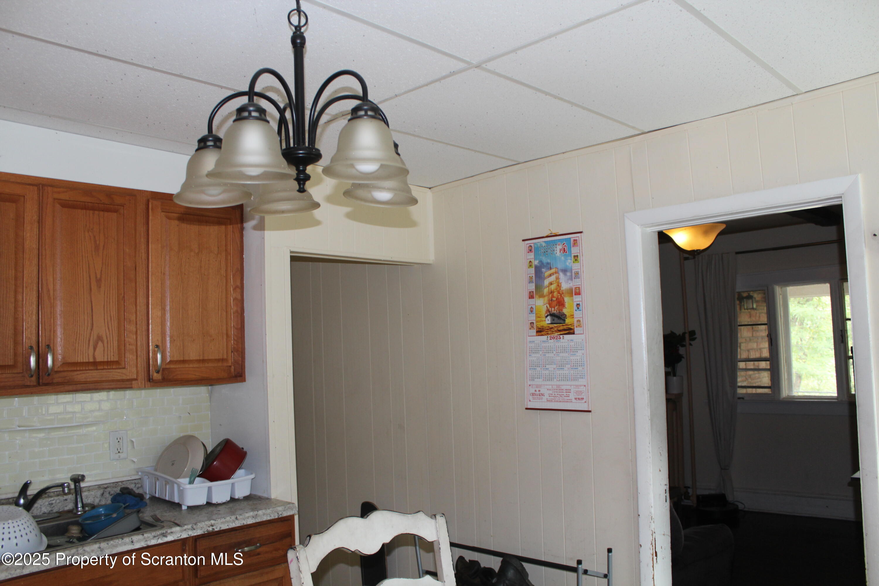 333 Spring Street Scranton, PA 18508 - Photo 17 of 43 a close view of light fixtures and cabinets