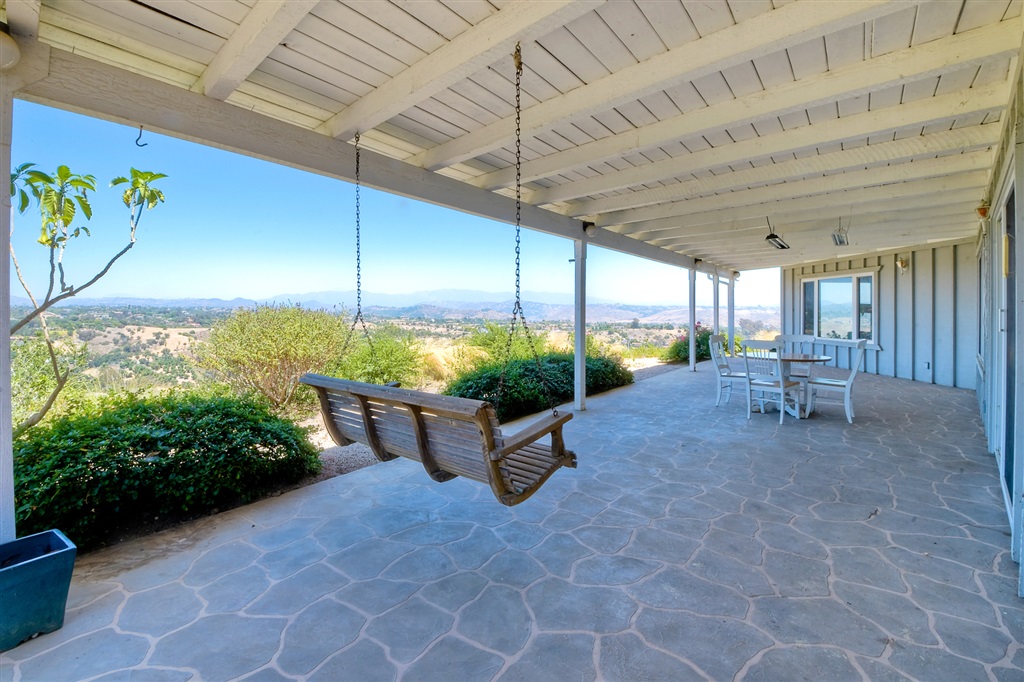 612 Rancho Camino Fallbrook, CA 92028 - Photo 18 of 25