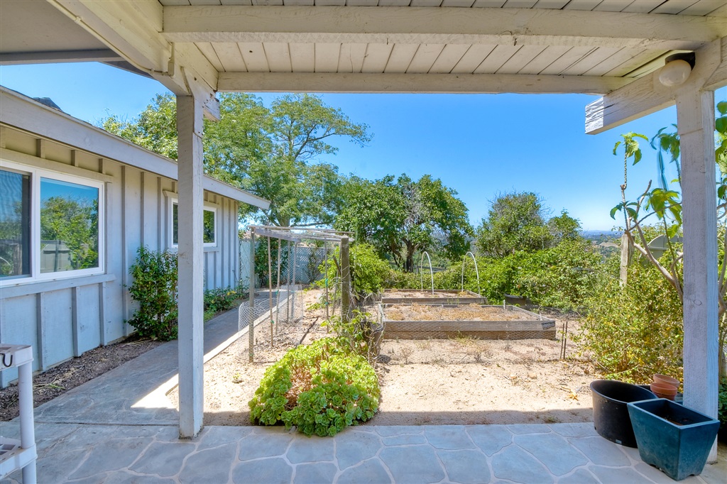 612 Rancho Camino Fallbrook, CA 92028 - Photo 20 of 25