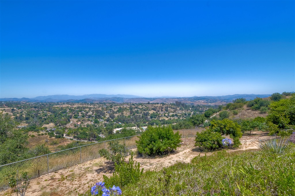 612 Rancho Camino Fallbrook, CA 92028 - Photo 23 of 25