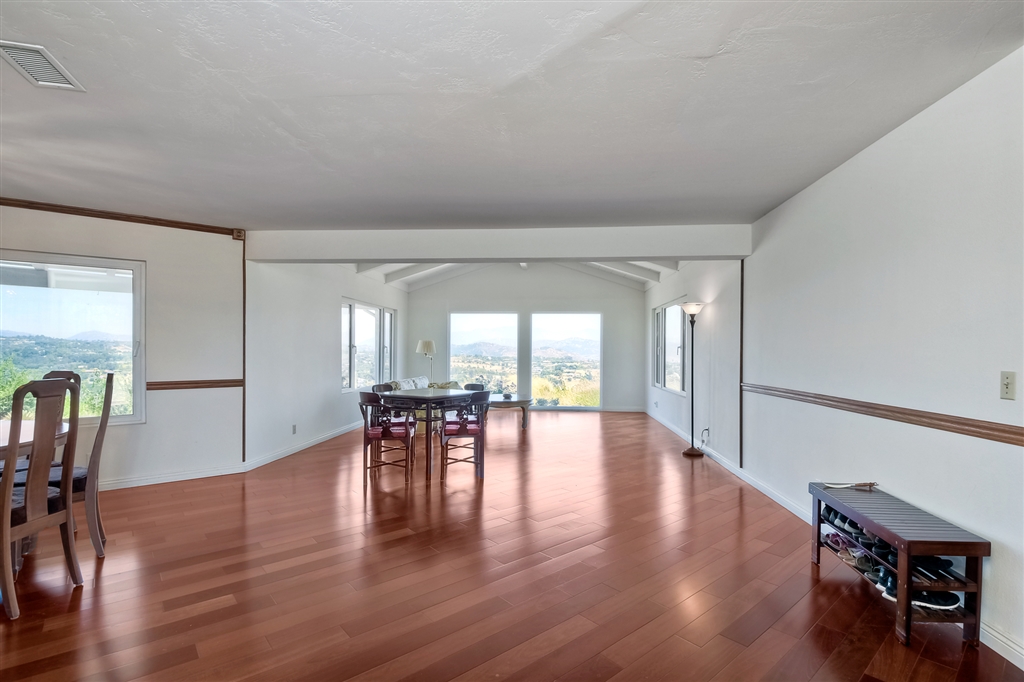 612 Rancho Camino Fallbrook, CA 92028 - Photo 4 of 25