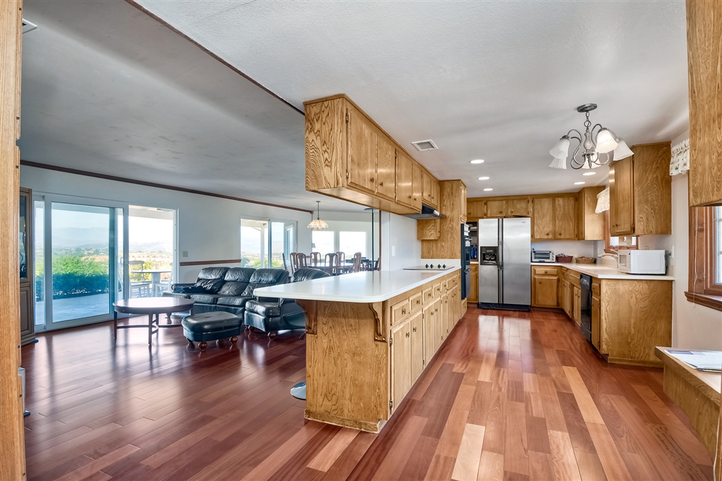 612 Rancho Camino Fallbrook, CA 92028 - Photo 10 of 25